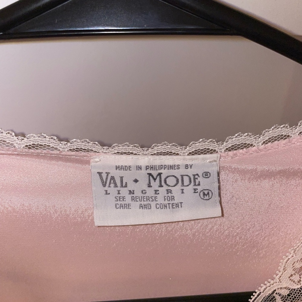 Pink Lingerie Robe - Picture 4 of 6